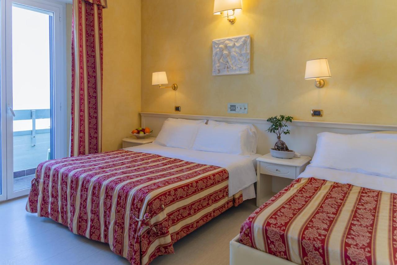 Hotel Executive La Fiorita Rimini Eksteriør billede